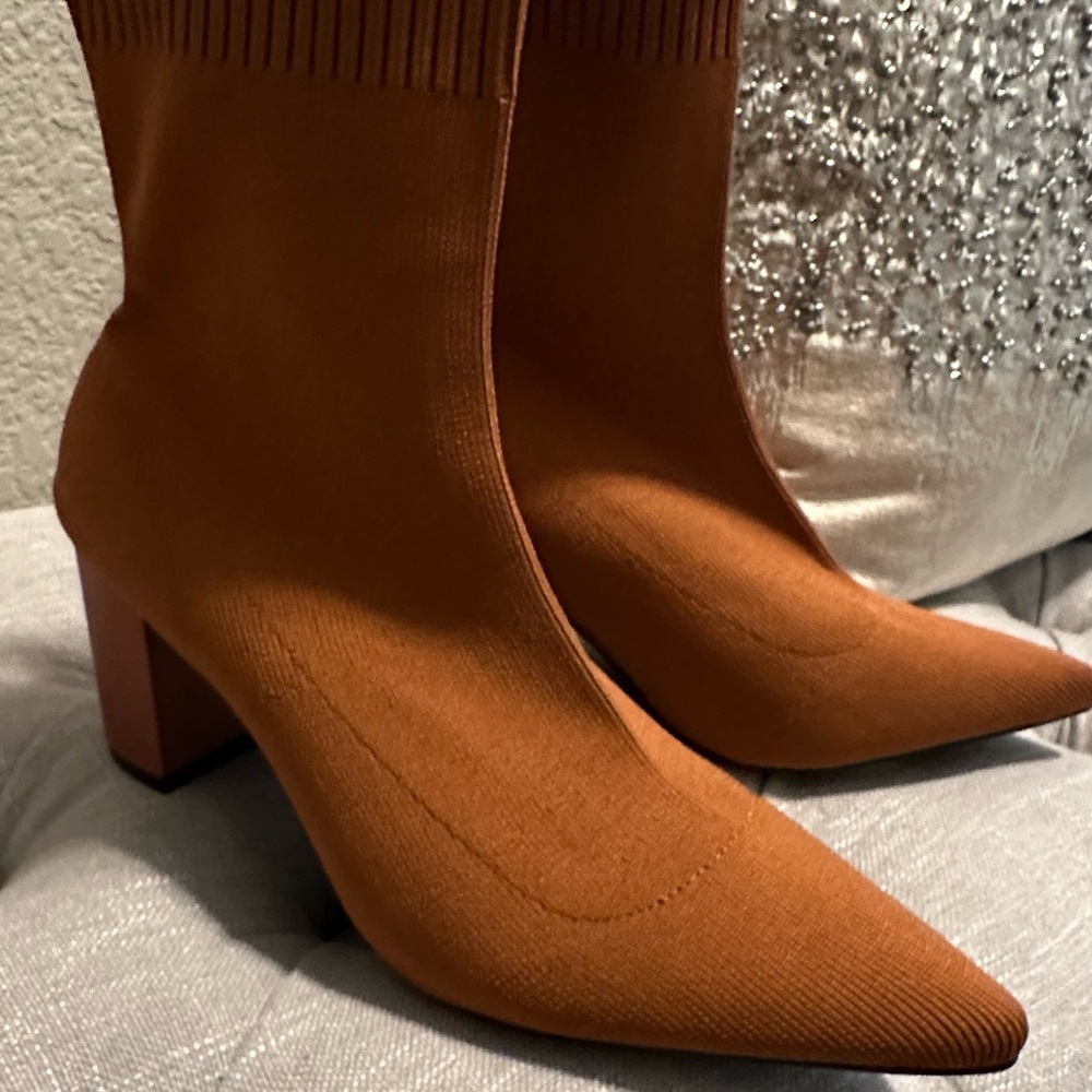 🔥 Cuccoo Knit Detail Point Toe Sock Boots